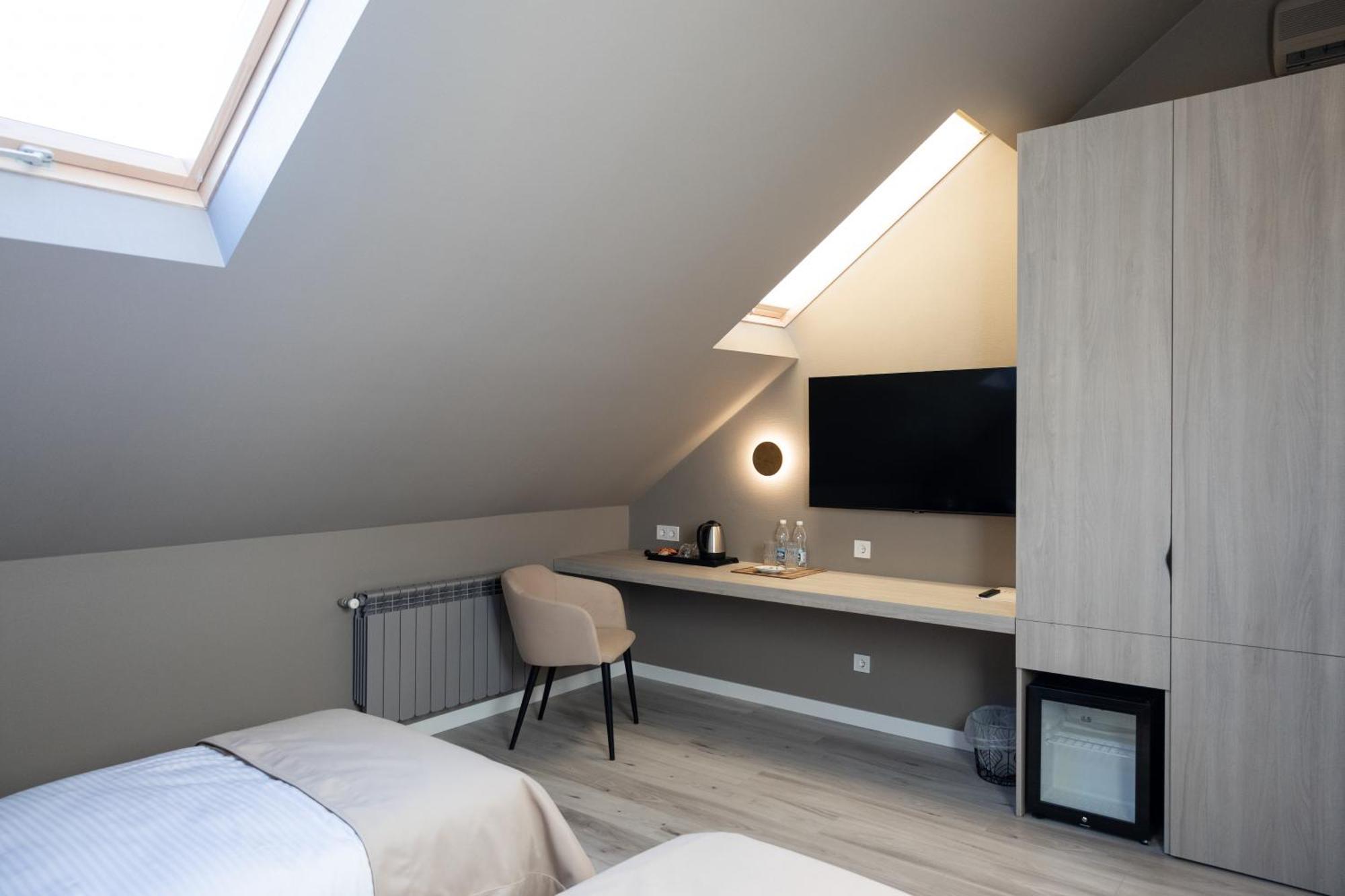 R.Hotel Çernivtsi Dış mekan fotoğraf