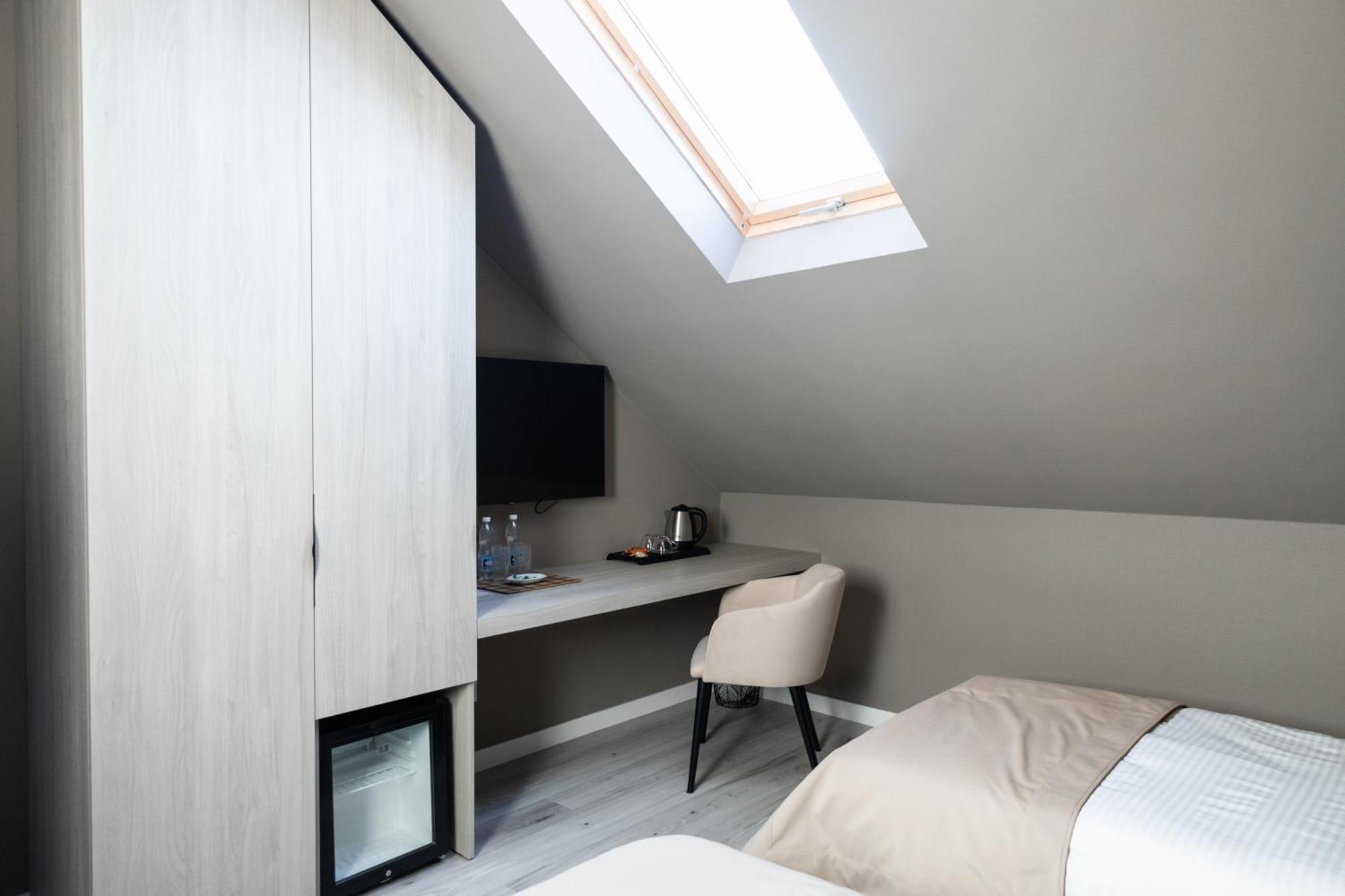 R.Hotel Çernivtsi Dış mekan fotoğraf