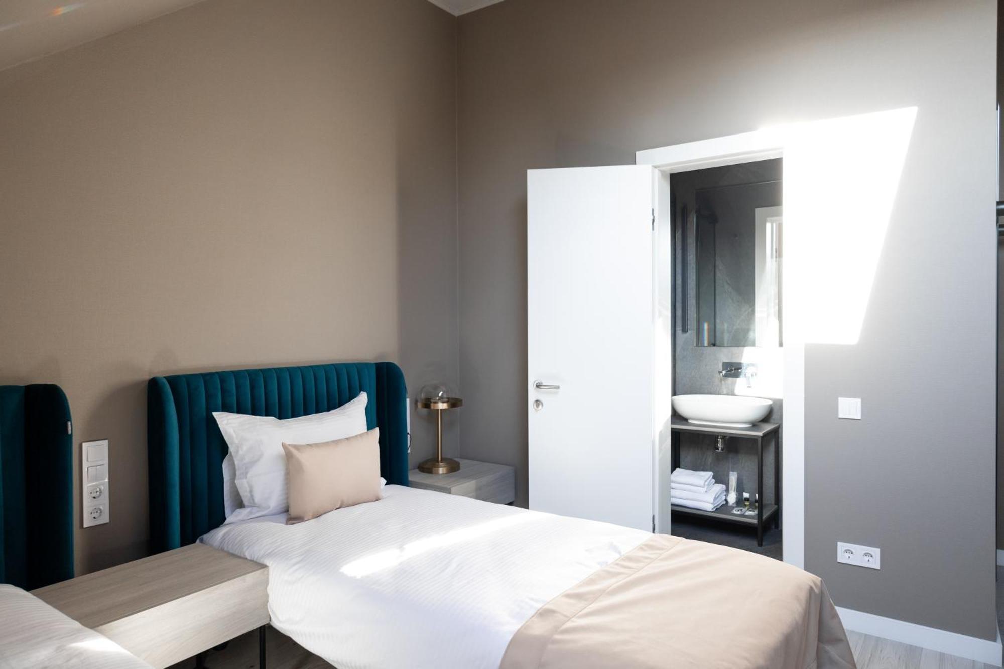 R.Hotel Çernivtsi Dış mekan fotoğraf