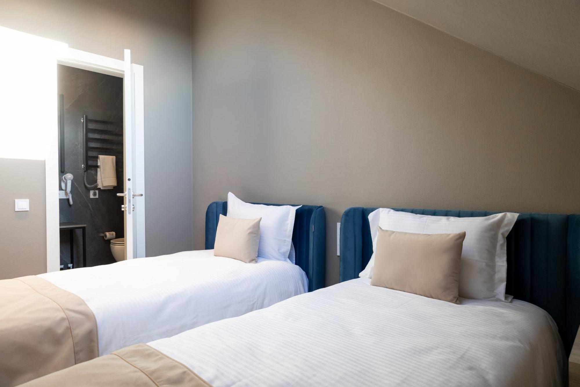 R.Hotel Çernivtsi Dış mekan fotoğraf