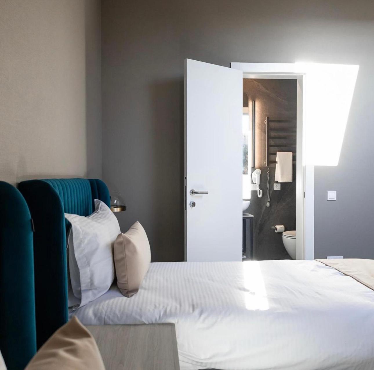 R.Hotel Çernivtsi Dış mekan fotoğraf