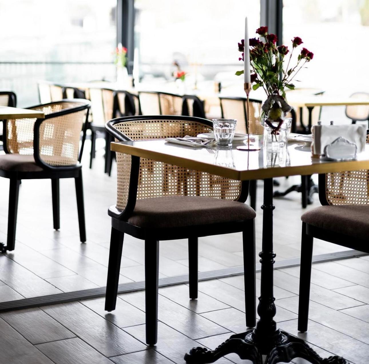 R.Hotel Çernivtsi Dış mekan fotoğraf