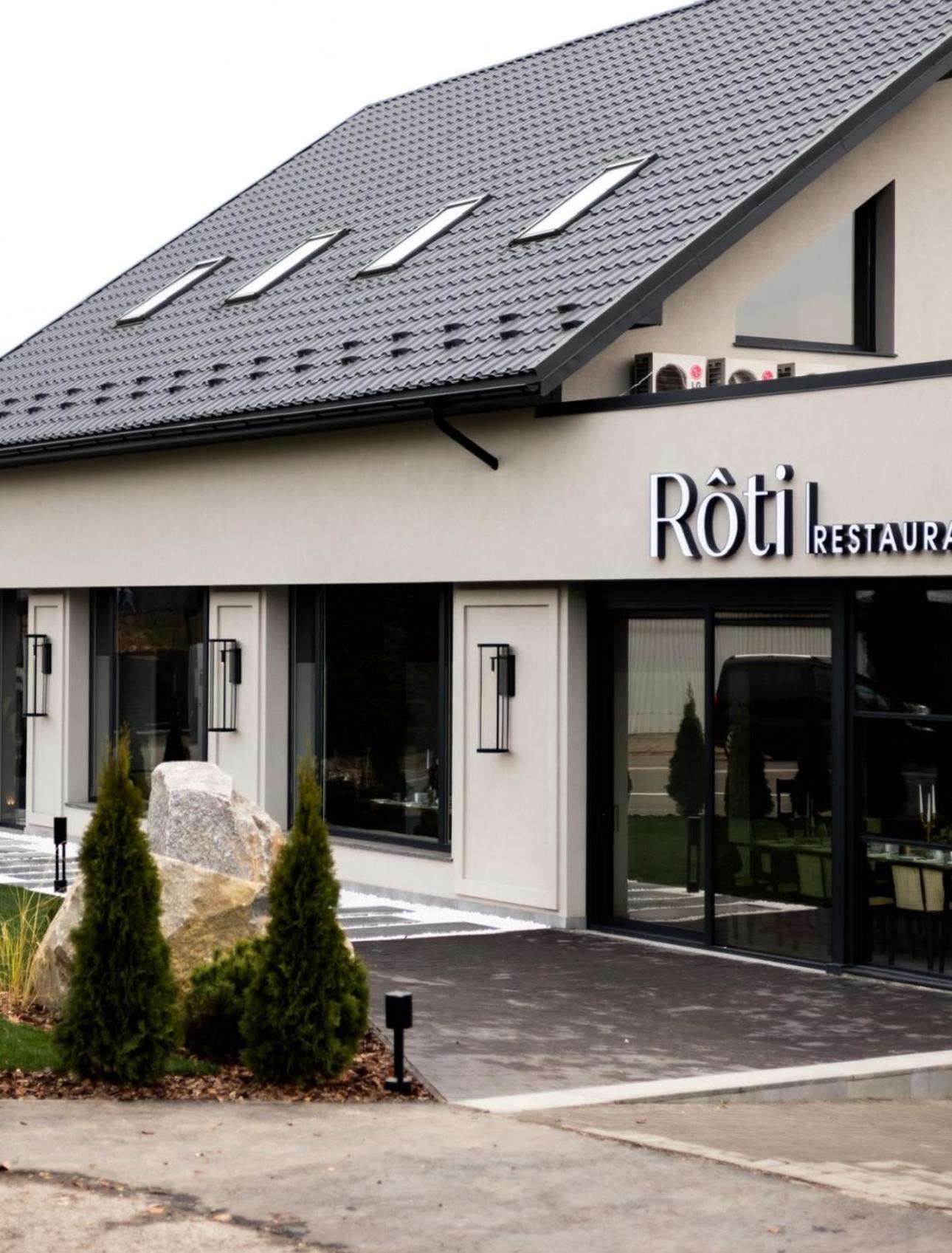 R.Hotel Çernivtsi Dış mekan fotoğraf